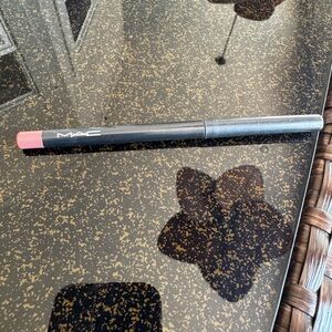 MAC Pink Lip Liner